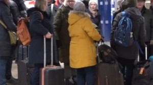 Nordwesten: Schnee behindert Bahn- und Straßenverkehr 