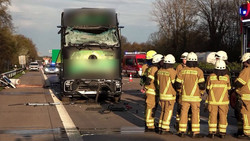 A1 nach Lkw-Unfall dicht: Drei Menschen verletzt