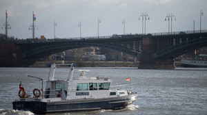 Wasserleiche im Rhein gibt Polizei Mainz Rätsel auf