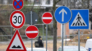 Bürger in Hessen fordern mehr Verkehrsschilder