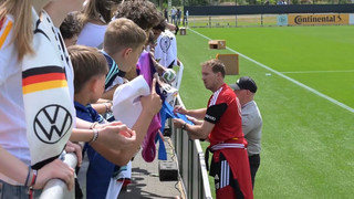 Hohe Preise: DFB-Stars bezahlen Fans Busfahrt zum WM-Spiel