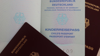 Rechtzeitig vor dem Urlaub Ausweise und Reisepässe prüfen