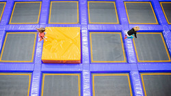 Trampolinhalle Cosmic Arena in Petersberg
