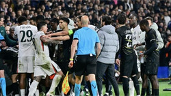 Riesen-Zoff in Paris: Chelsea-Star wirft Balljungen zu Boden