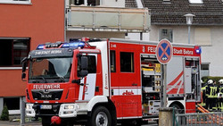 Großeinsatz der Rettungskräfte: Brand auf Balkon ausgebrochen