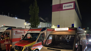 Gefahrstoff-Austritt in Mainz-Kostheim - Feuerwehr im Großeinsatz