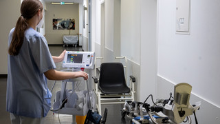 Leichter Anstieg bei Pflege-Azubis in Hessen