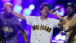 Neu bei FFH: Rosé und Bruno Mars mit APT.