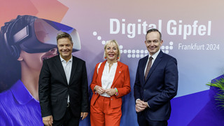 Digital-Gipfel in Frankfurt: Experten & Politiker diskutieren über KI