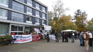 Gegen Kürzungen: Studenten blockieren Institut in Berlin