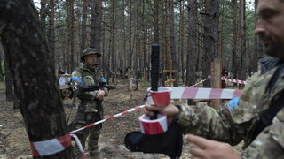Ukraine: Hunderte Leichen bei Isjum - Selenskyj fordert Bestrafung