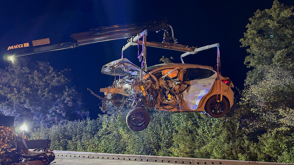 Tödlicher Verkehrsunfall auf der B254