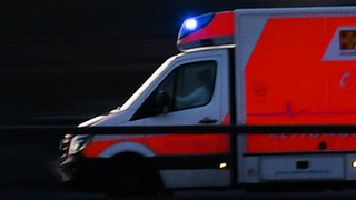 Limburg: Mann randaliert - Rettungskräfte schließen sich ein