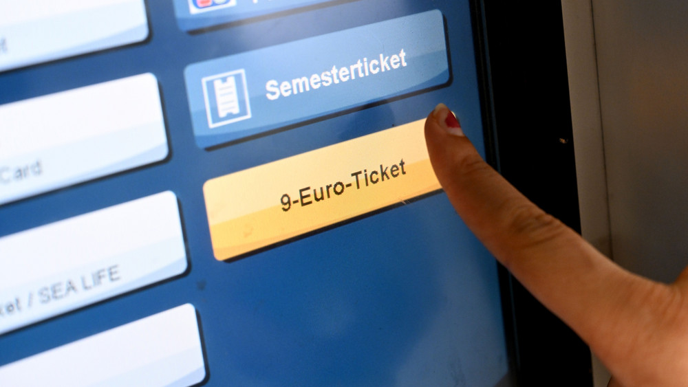Rund eine Million 9-Euro-Tickets wurden in Hessen bereits gekauft.