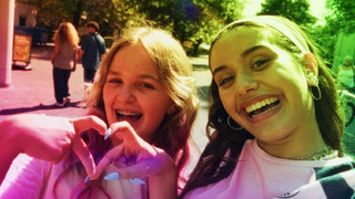 "Pferd am Stiel": Hobby-Horsing-Trend läuft jetzt sogar im Kino!