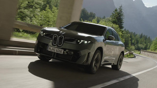 Der neue BMW iX4 - Sportlich-elegante Silhouette, unverwechselbares Heckdesign
