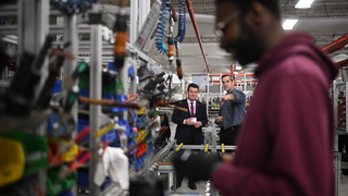 Gegen Arbeitskräfte-Lücke: Chancenkarte für Migranten startet