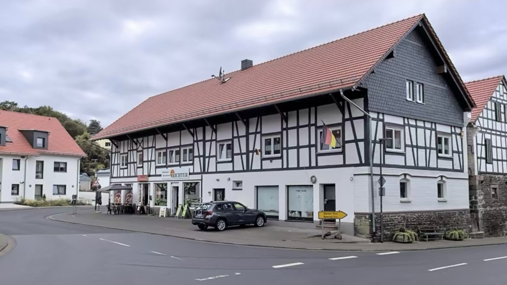 In diesem Gebäude ist die Bäckerei-Filiale, für die ein Nachfolger gesucht wird. 