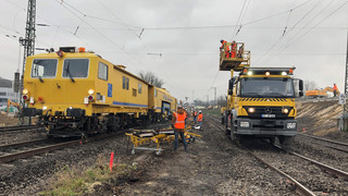 Salzbachtalbrücke - Gleisbauarbeiten gehen voran