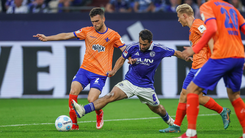 Darmstadt 98 und Schalke 04 trennen sich in der 2. Fußballbundesliga 5:3. 