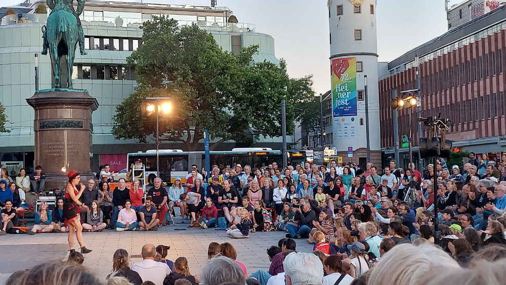 Ein tolles Forum für Straßenkünstlerinnen und Artisten: das "Just for Fun"-Festival in Darmstadt