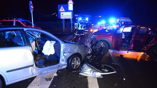 Schwetzingen: 4 Leichtverletzte nach Auto-Unfall auf Landstraße