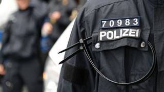 Festnahmen bei Lampertheim: Geladene Pistole im Auto-Handschuhfach