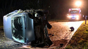 Schwerer Unfall auf B62: Fahrer (34) wird aus Ford geschleudert und stirbt