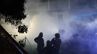 Zwei Menschen verletzt: Feuer in Wohnhaus in Schlitz