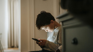 So viele Kinder sind handysüchtig