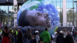 Zehntausende demonstrieren in Brüssel für schnellen Klimaschutz