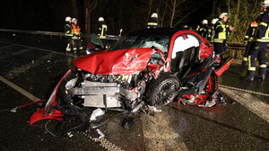 Drama auf  B27 bei Ludwigsau: Frontalcrash in Kurve