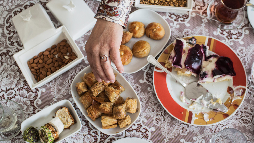 Das Zuckerfest beendet den Fastenmonat Ramadan. Es ist mit Danken, Feiern und Familienbesuchen verbunden. 