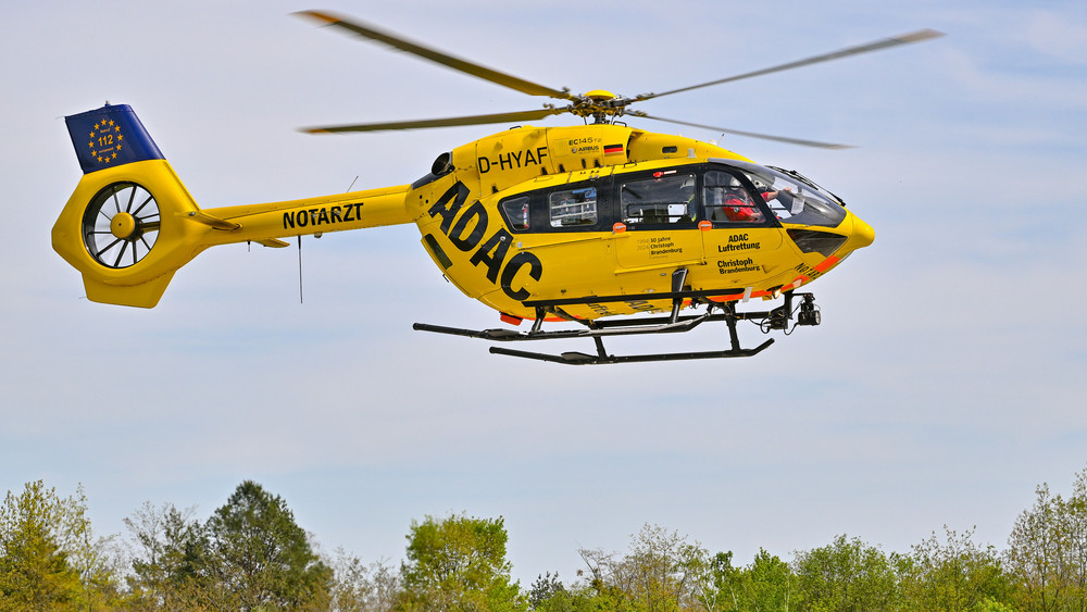 Das Kind wurde mit einem Rettungshubschrauber ins Krankenhaus gebracht (Symbolbild).