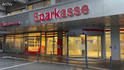 Sparkassen-Einbruch: 230 Ermittler auf Spurensuche