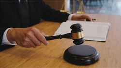 Richter verschläft Frist: Verurteilter Vergewaltiger trotz hoher Strafe frei