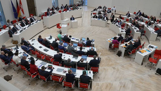 Potsdamer Koalition ohne Mehrheit - BSW verliert Abgeordnete