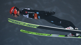 Karl Geiger gewinnt Skisprung-Weltcup vor Stefan Kraft in Klingenthal