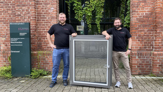 An der Uni Kassel entwickelt: Solar-Strom aus der Fensterscheibe