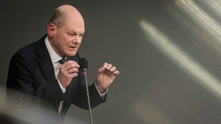 Bundestag mit Bundeskanzler Olaf Scholz (SPD) in der Regierungsbefragung