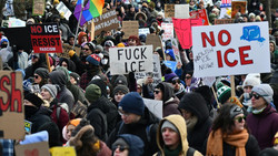 USA: Tausende protestieren gegen Tötung einer Autofahrerin durch ICE-Beamten
