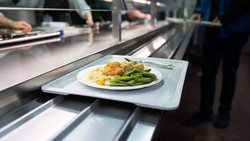 Teller-Klau in der Uni-Mensa:  Geschirr-zurück-Tag in Mainz