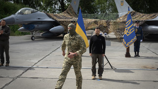 Das lange Warten hat ein Ende: Erste F-16-Kampfjets in der Ukraine