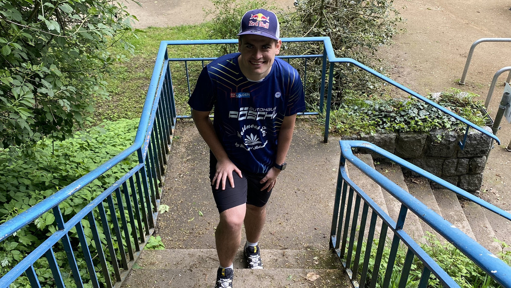 Sven beim Treppentraining am Fürstenlager in Bensheim-Auerbach.