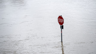 Hessische Retter packen in Hochwassergebiet in Bayern mit an