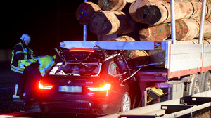 A5 bei Mörfelden-Walldorf: Zwei Tote bei Verkehrsunfall