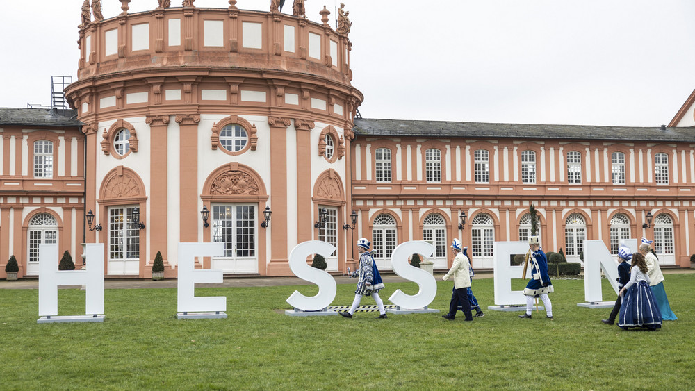 Fester Bestandteil der Kampagne für die närrischen Prinzenpaare in Hessen: Der Tollitäten-Empfang des Ministerpräsidenten auf Schloss Biebrich in Wiesbaden.