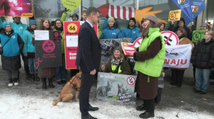 Böllerverbot: Umwelthilfe übergibt mehr als eine Million Unterschriften