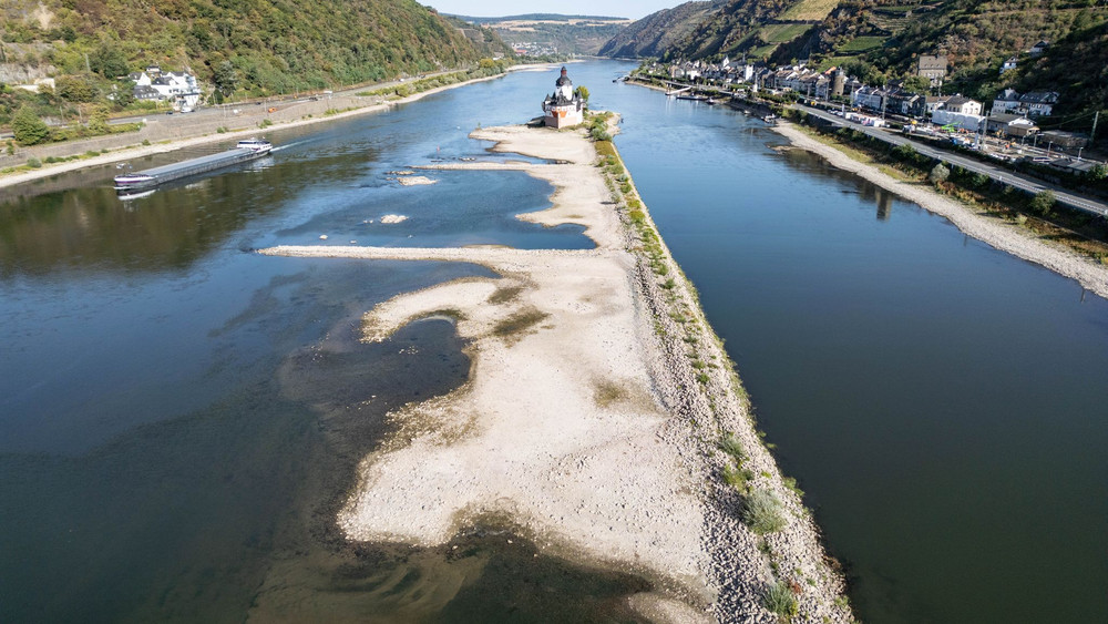 Extremes Niedrigwasser auf dem Rhein