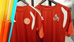 Erzfeinde im Partnerlook: Diese Fußball-Trikots sehen sich verdammt ähnlich